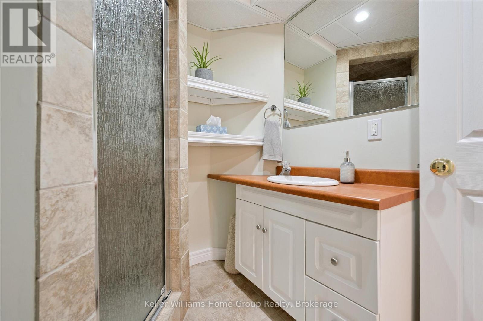765 Woodhill Drive, Centre Wellington, Ontario  N1M 3N2 - Photo 31 - X12457749
