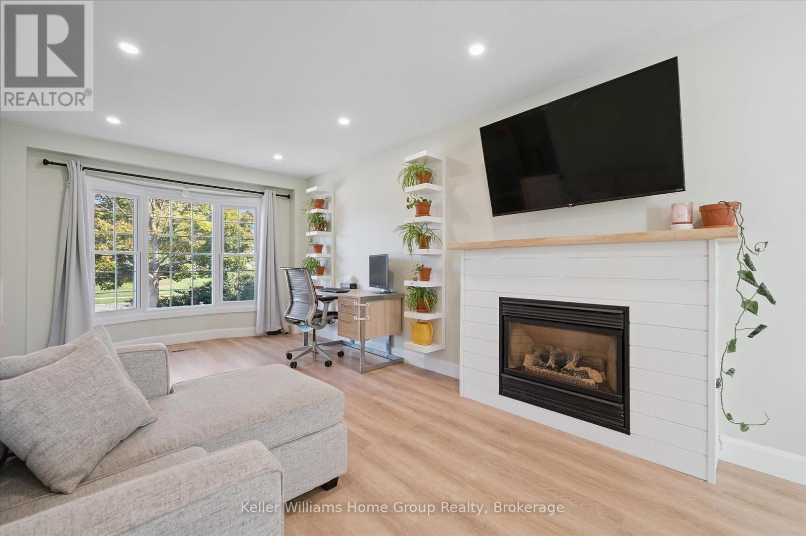 765 Woodhill Drive, Centre Wellington, Ontario  N1M 3N2 - Photo 6 - X12457749