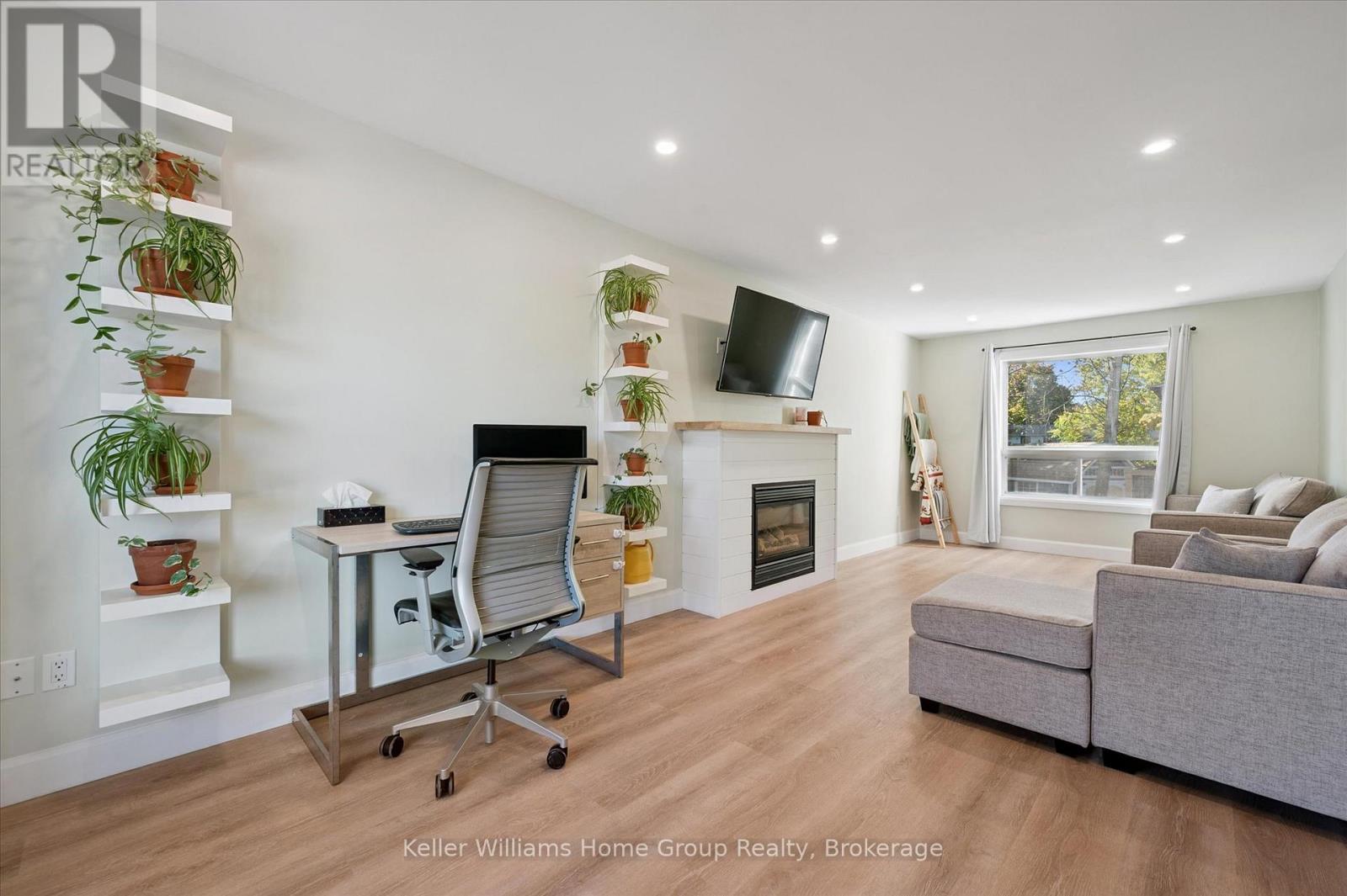 765 Woodhill Drive, Centre Wellington, Ontario  N1M 3N2 - Photo 7 - X12457749