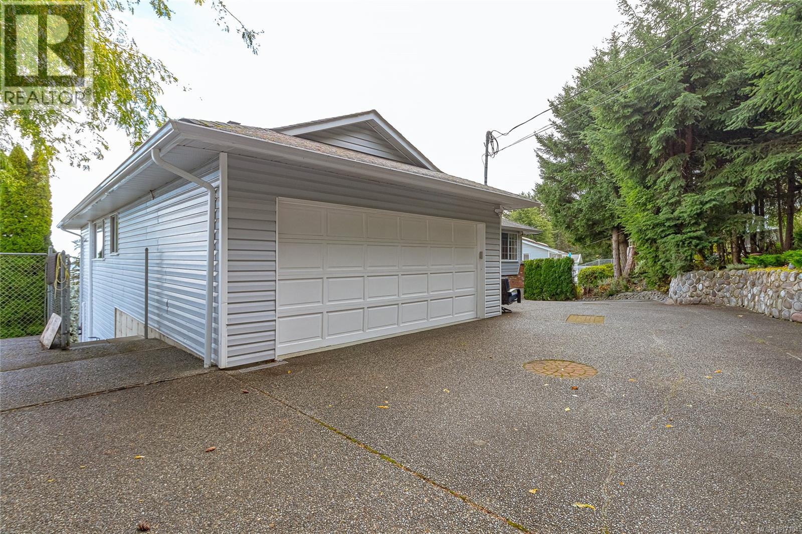 1089 College Dr, Nanaimo, British Columbia  V9R 5X3 - Photo 5 - 1017304