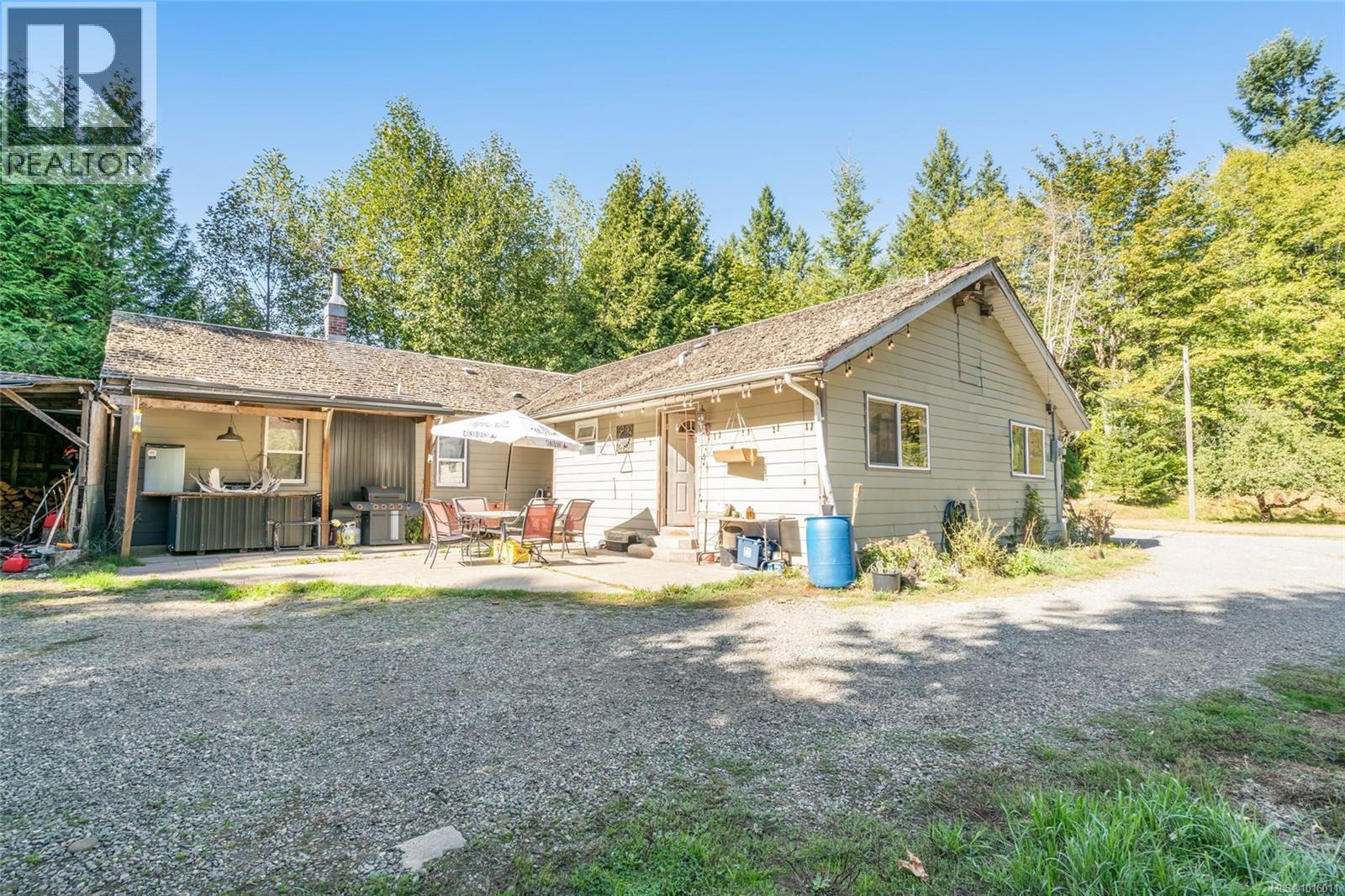 2560 Grafton Ave, Coombs, British Columbia  V0R 1M0 - Photo 2 - 1016011