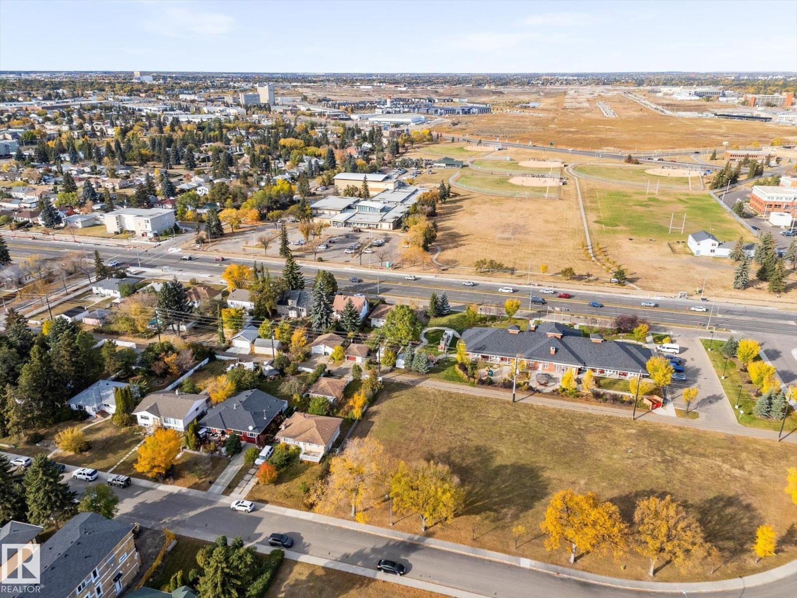 11124 110a Av Nw, Edmonton, Alberta  T5H 1K1 - Photo 3 - E4461771