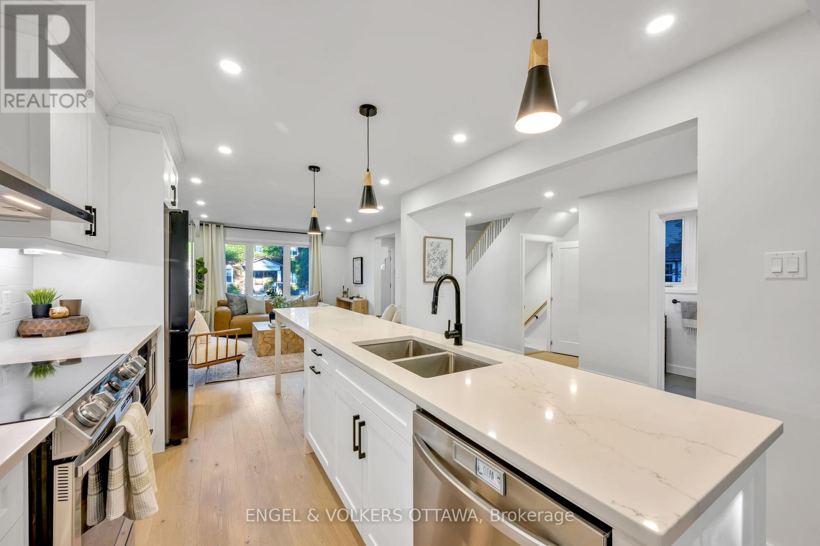 22 Harvard Avenue, Ottawa, Ontario  K1S 4Z3 - Photo 9 - X12457779