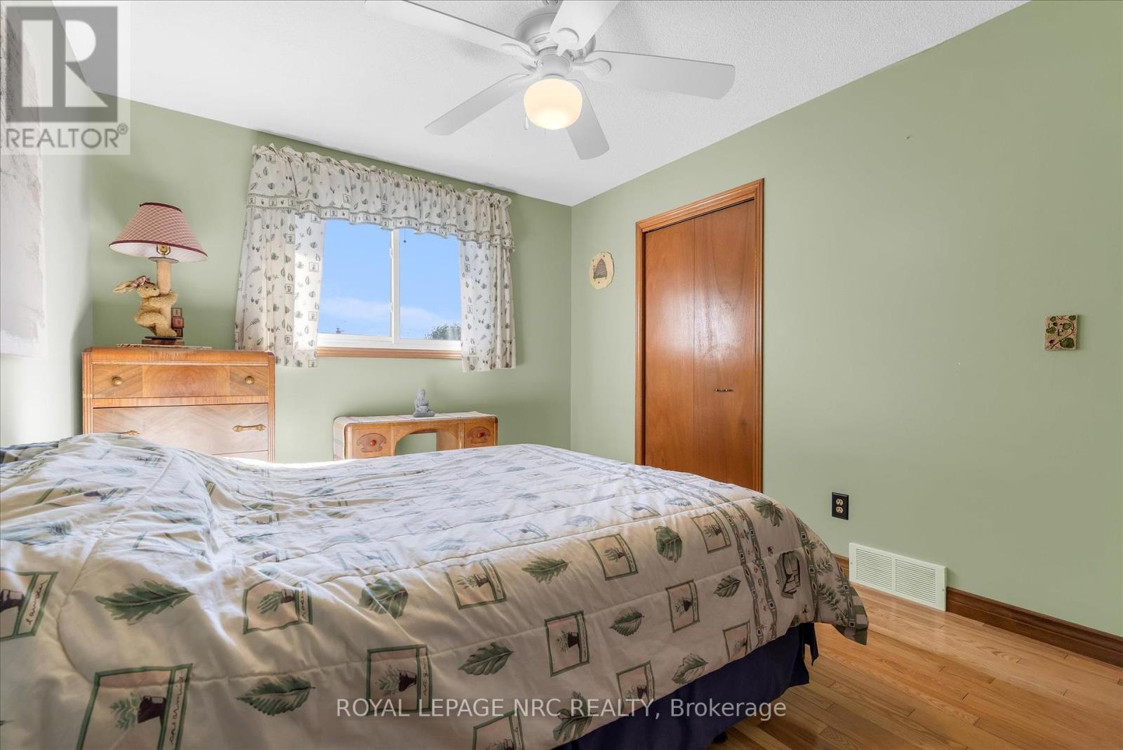 7820 Oriole Drive, Niagara Falls, Ontario  L2H 2P6 - Photo 14 - X12457745