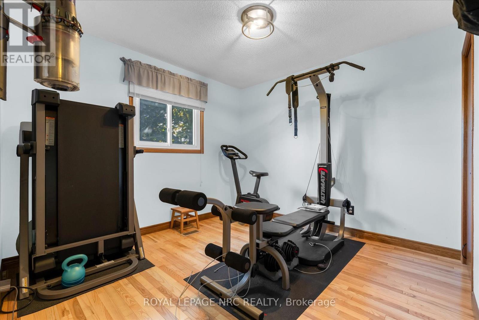 7820 Oriole Drive, Niagara Falls, Ontario  L2H 2P6 - Photo 17 - X12457745