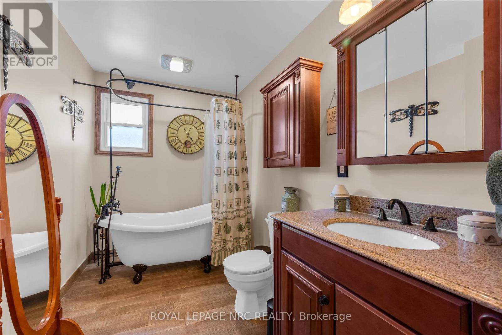 7820 Oriole Drive, Niagara Falls, Ontario  L2H 2P6 - Photo 20 - X12457745
