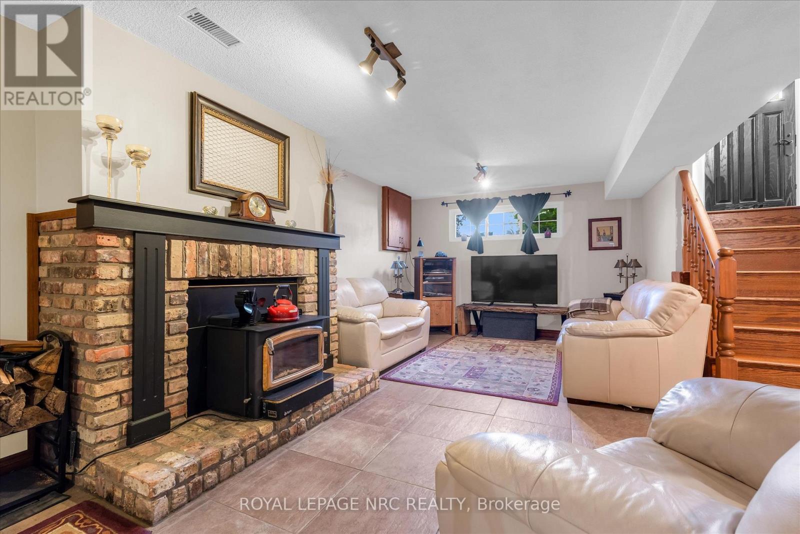 7820 Oriole Drive, Niagara Falls, Ontario  L2H 2P6 - Photo 21 - X12457745