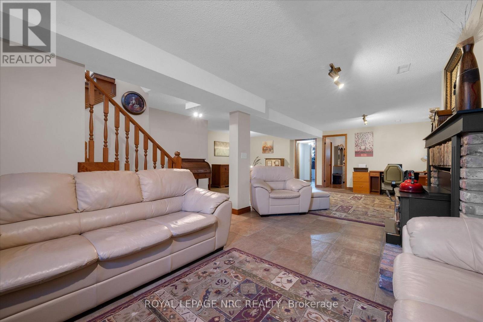 7820 Oriole Drive, Niagara Falls, Ontario  L2H 2P6 - Photo 22 - X12457745