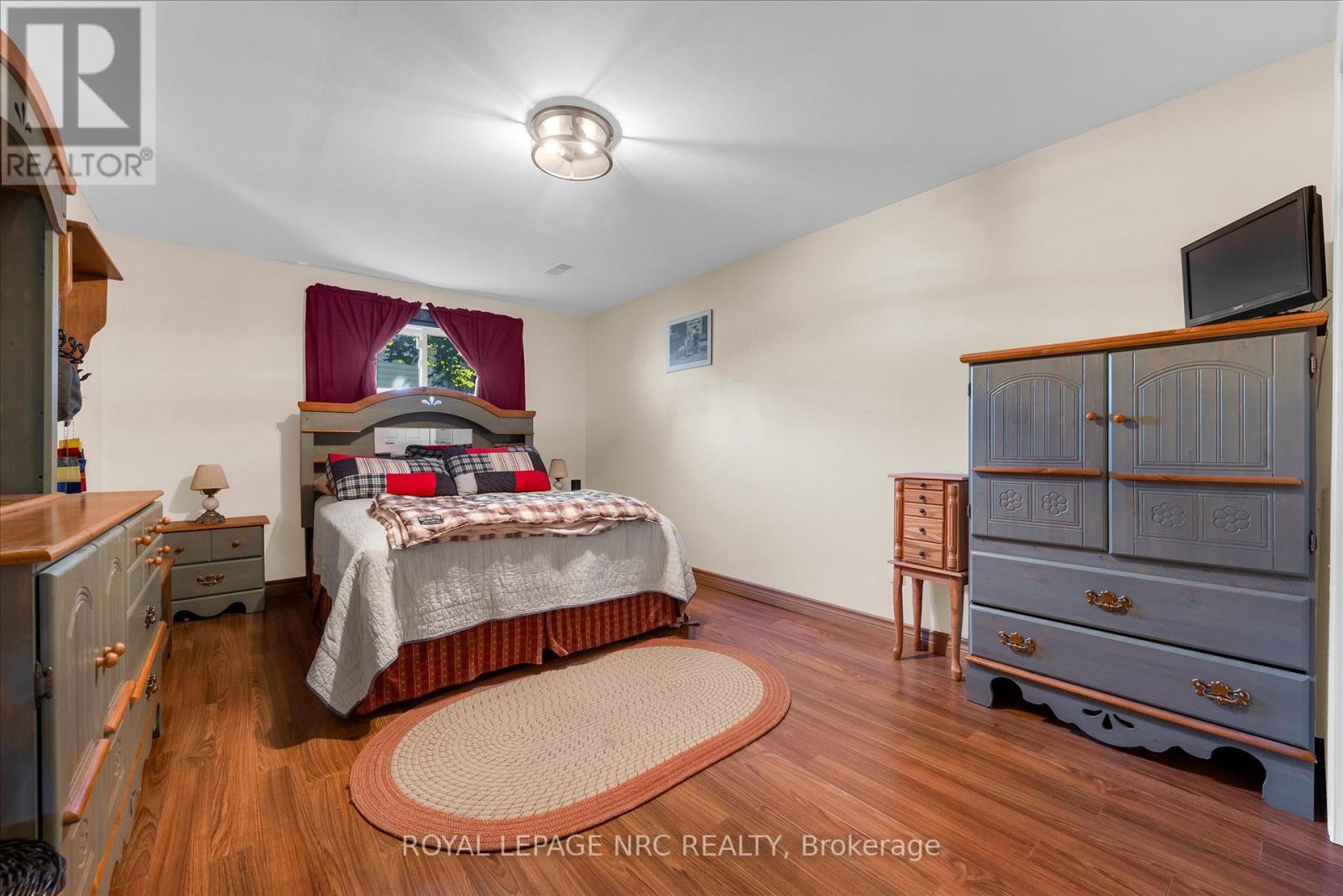 7820 Oriole Drive, Niagara Falls, Ontario  L2H 2P6 - Photo 25 - X12457745