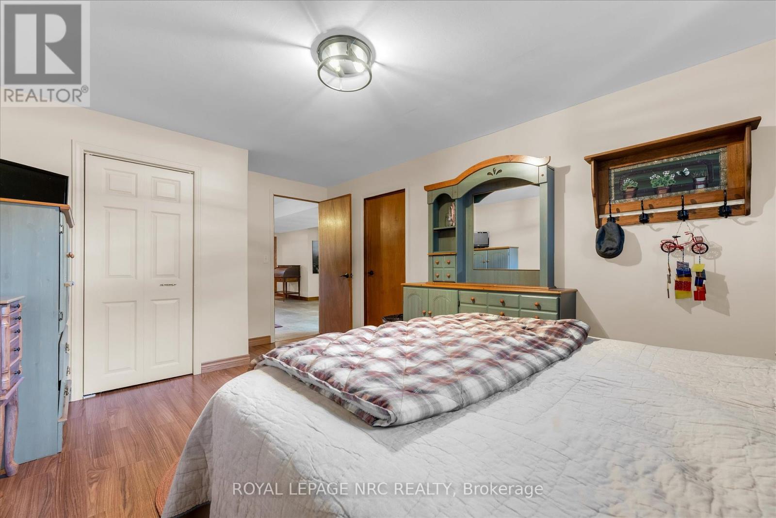 7820 Oriole Drive, Niagara Falls, Ontario  L2H 2P6 - Photo 26 - X12457745