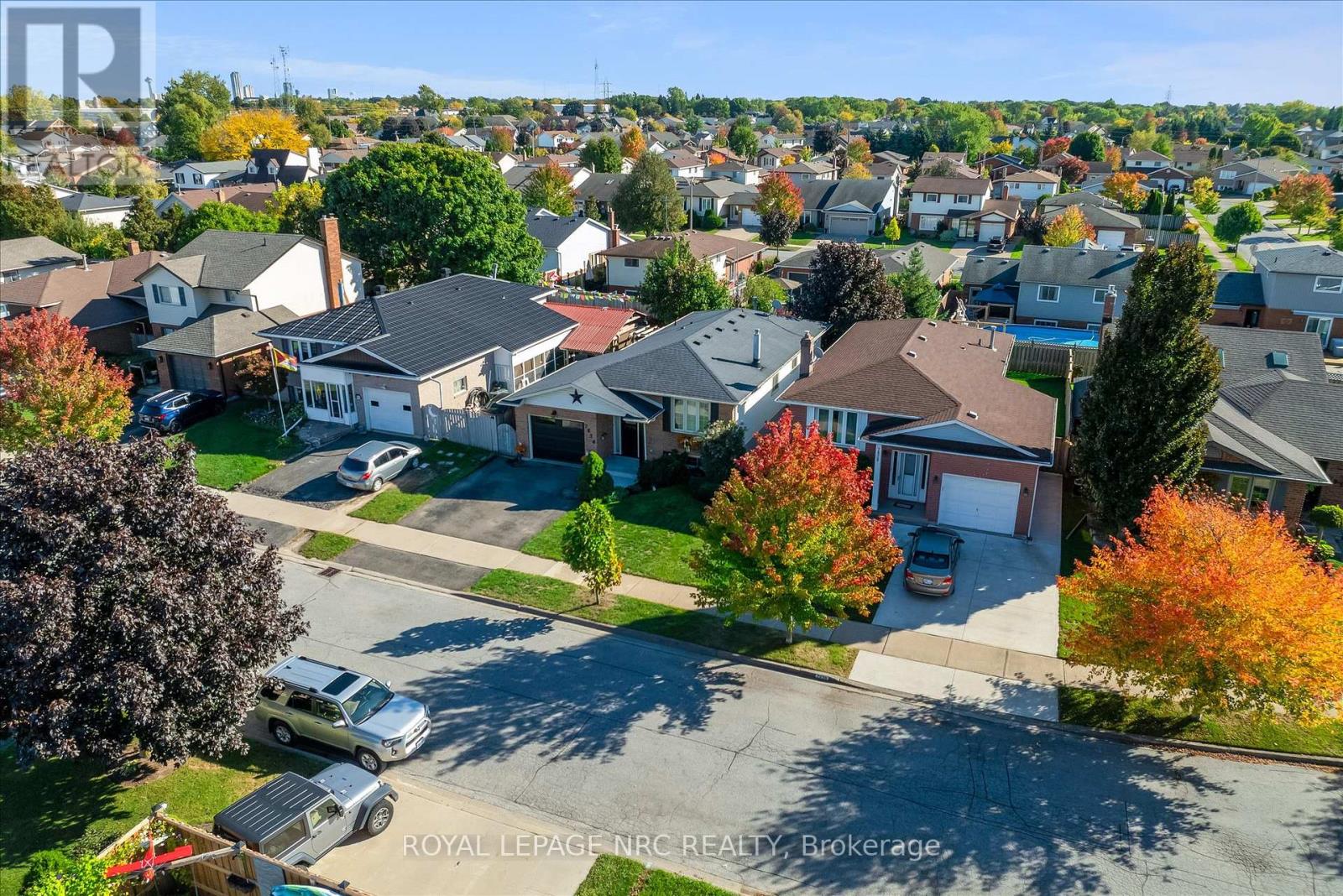 7820 Oriole Drive, Niagara Falls, Ontario  L2H 2P6 - Photo 5 - X12457745