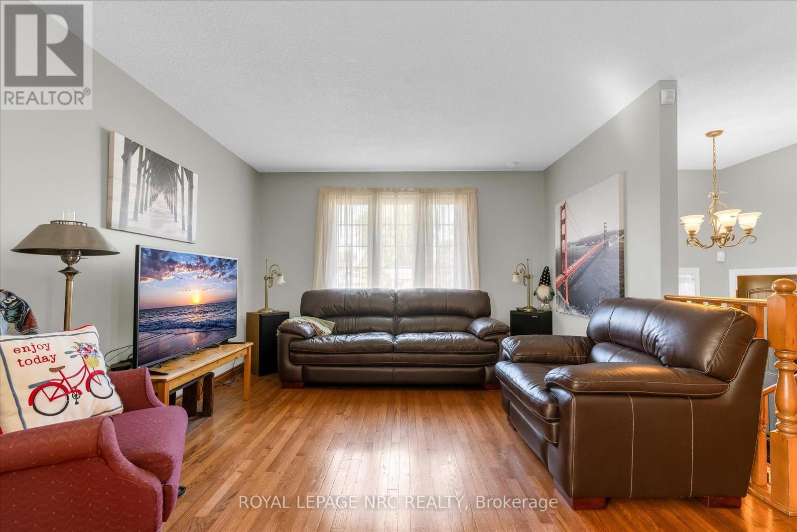 7820 Oriole Drive, Niagara Falls, Ontario  L2H 2P6 - Photo 7 - X12457745