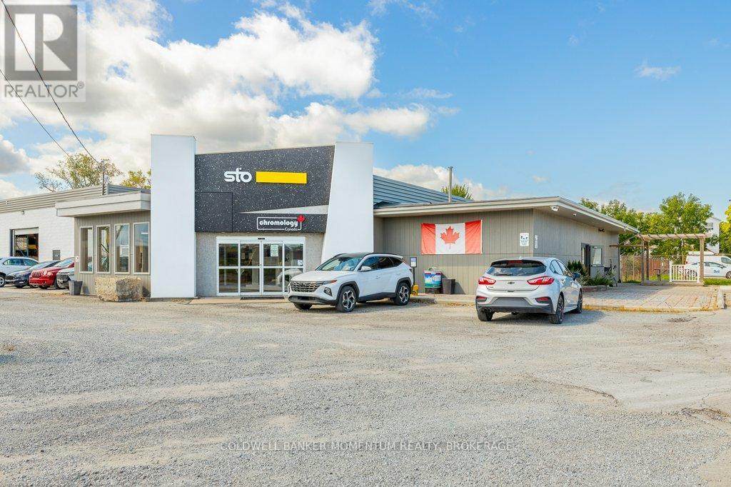 95 Ormond Street S, Thorold, Ontario  L2V 3G2 - Photo 1 - X12457771