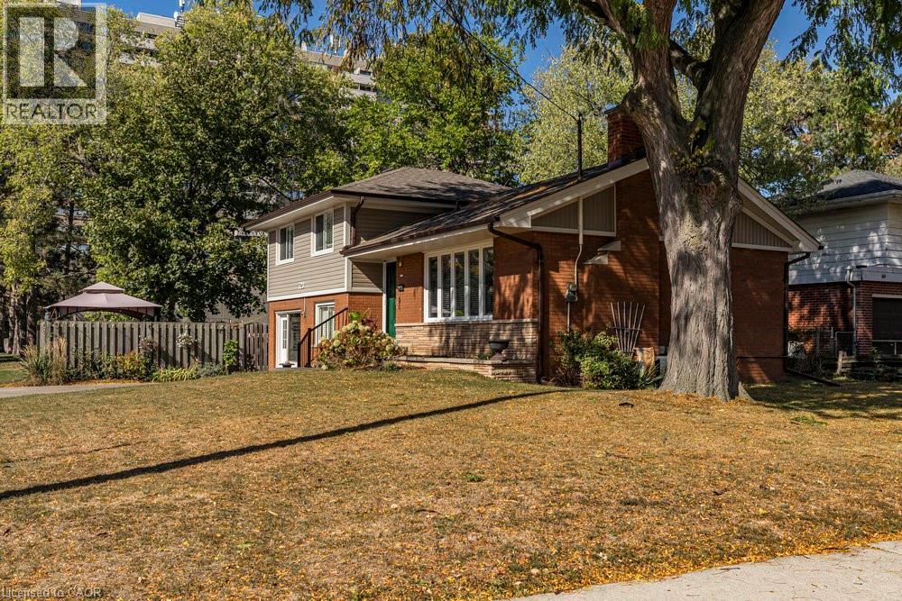 723 Hyde Road, Burlington, Ontario  L7S 1S6 - Photo 2 - 40778363