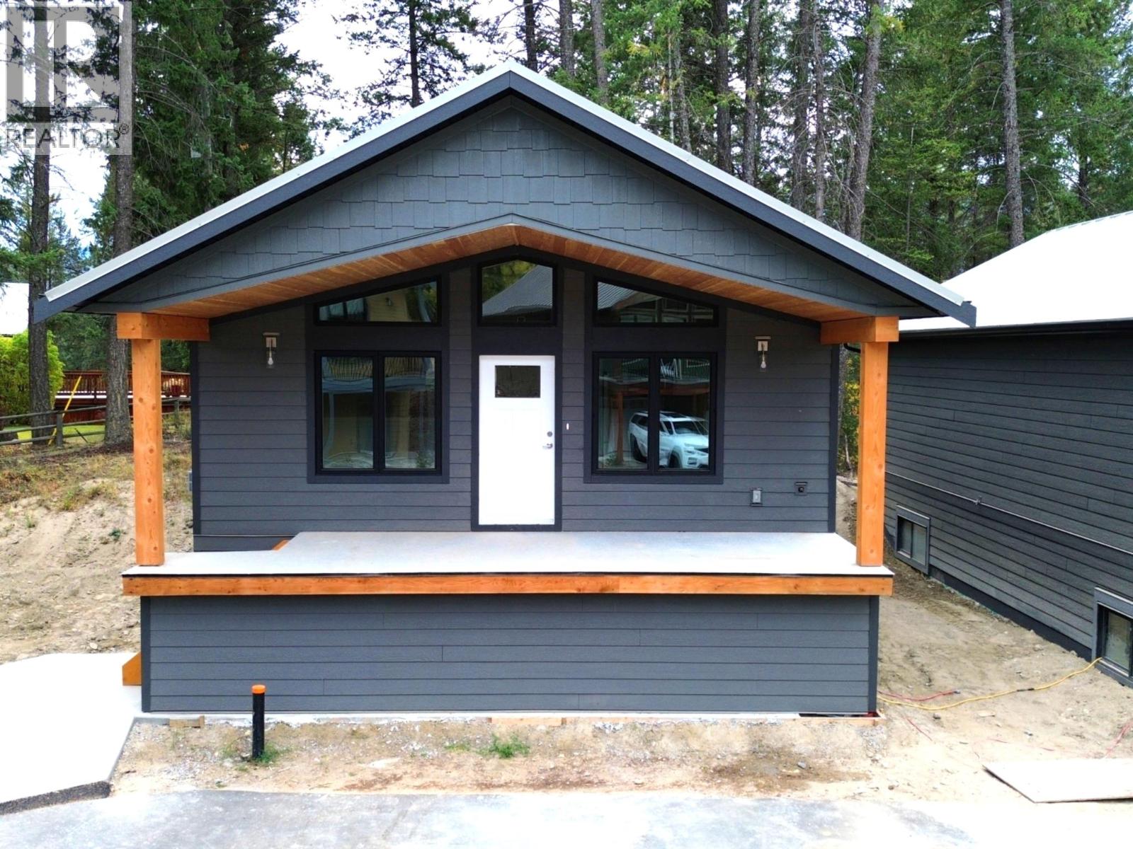 1938 Foxwood Trail Unit# 7, windermere, British Columbia