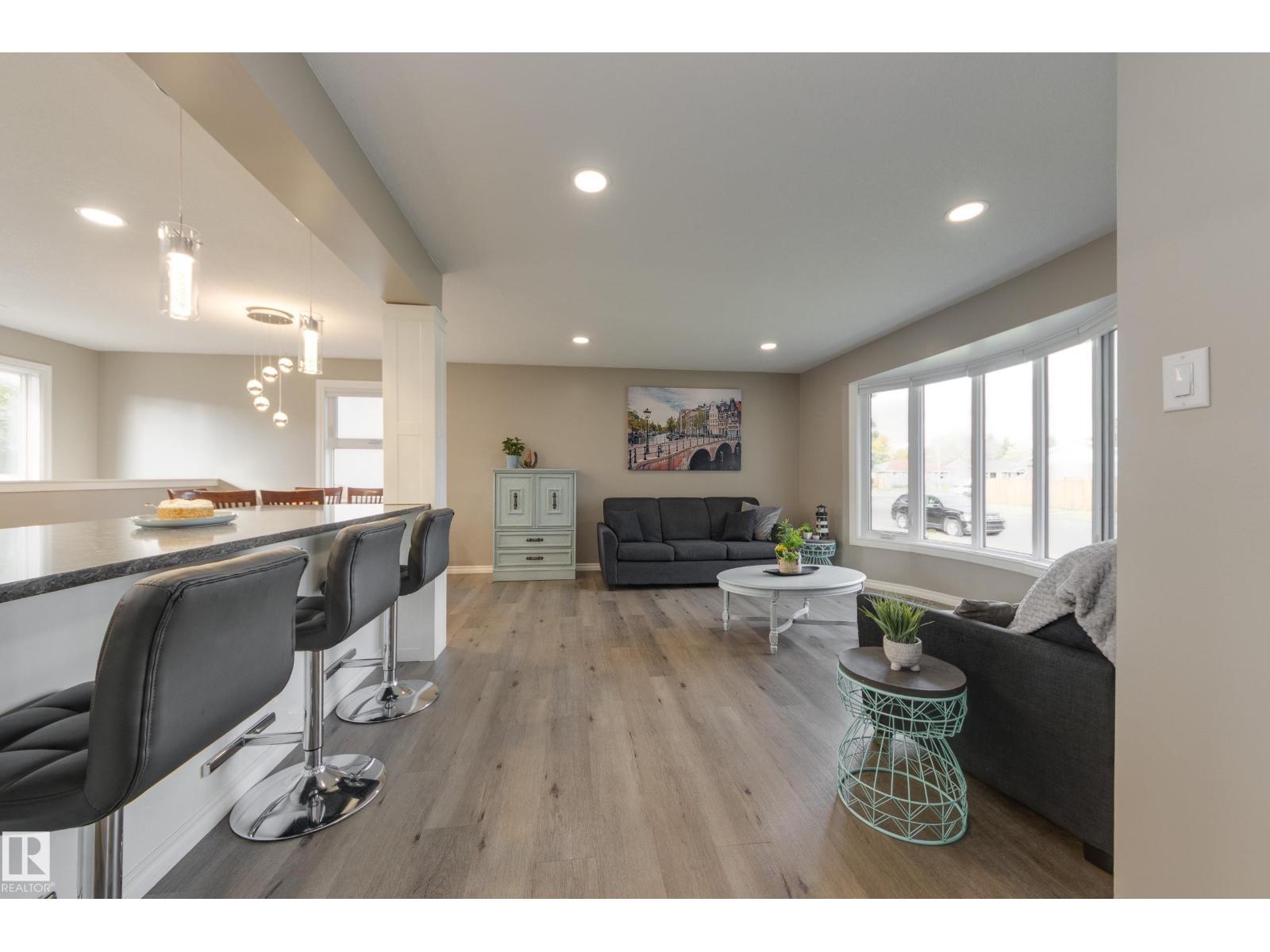 16107 80 Av Nw, Edmonton, Alberta  T5R 3M5 - Photo 3 - E4461702