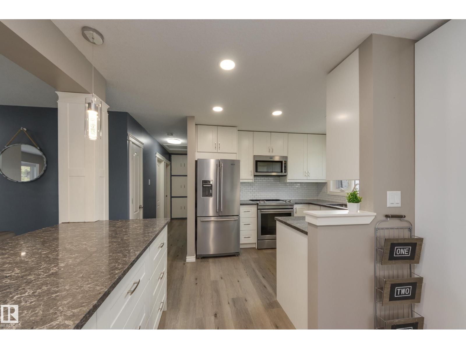 16107 80 Av Nw, Edmonton, Alberta  T5R 3M5 - Photo 12 - E4461702
