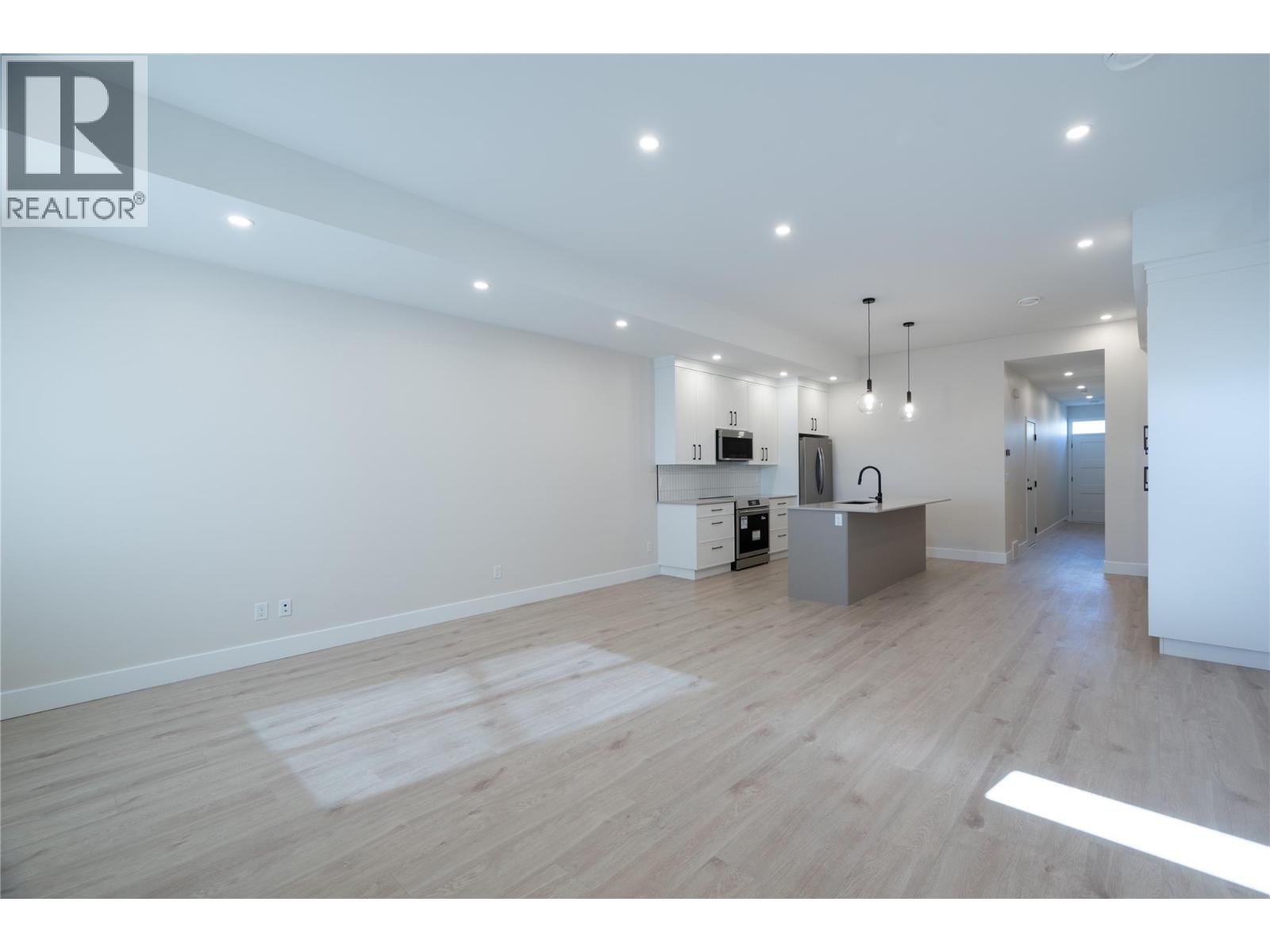 163 CHESTNUT Avenue, kamloops, British Columbia