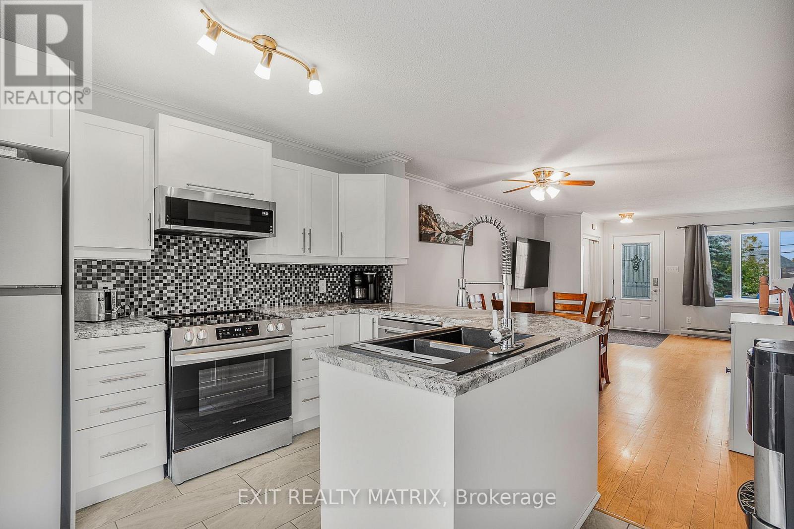 712 Nelson Street W, Hawkesbury, Ontario  K6A 3P2 - Photo 14 - X12457778