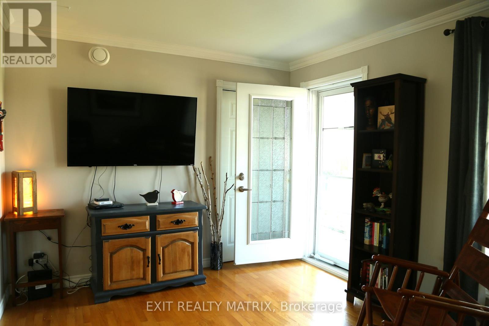 697 Omer Street, Hawkesbury, Ontario  K6A 3G1 - Photo 2 - X12457785