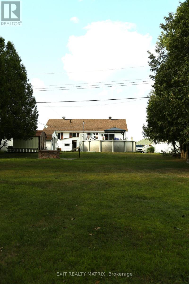697 Omer Street, Hawkesbury, Ontario  K6A 3G1 - Photo 27 - X12457785