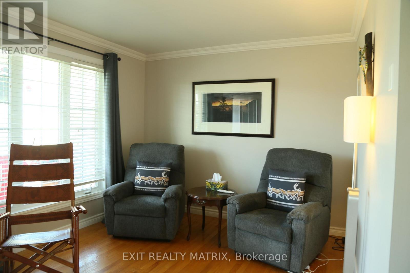697 Omer Street, Hawkesbury, Ontario  K6A 3G1 - Photo 3 - X12457785