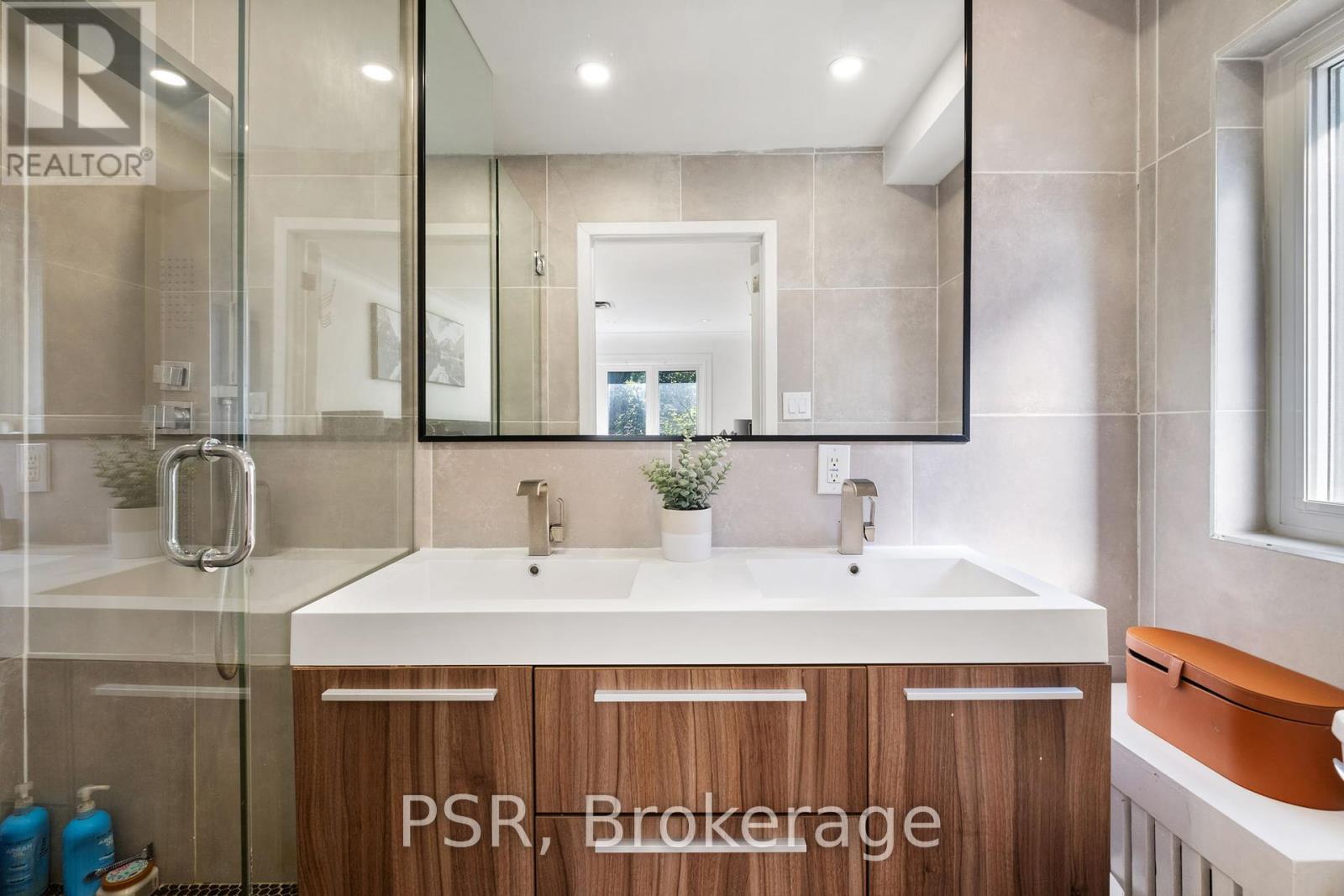 7 Glenarden Road, Toronto, Ontario  M6C 3J8 - Photo 17 - C12457748