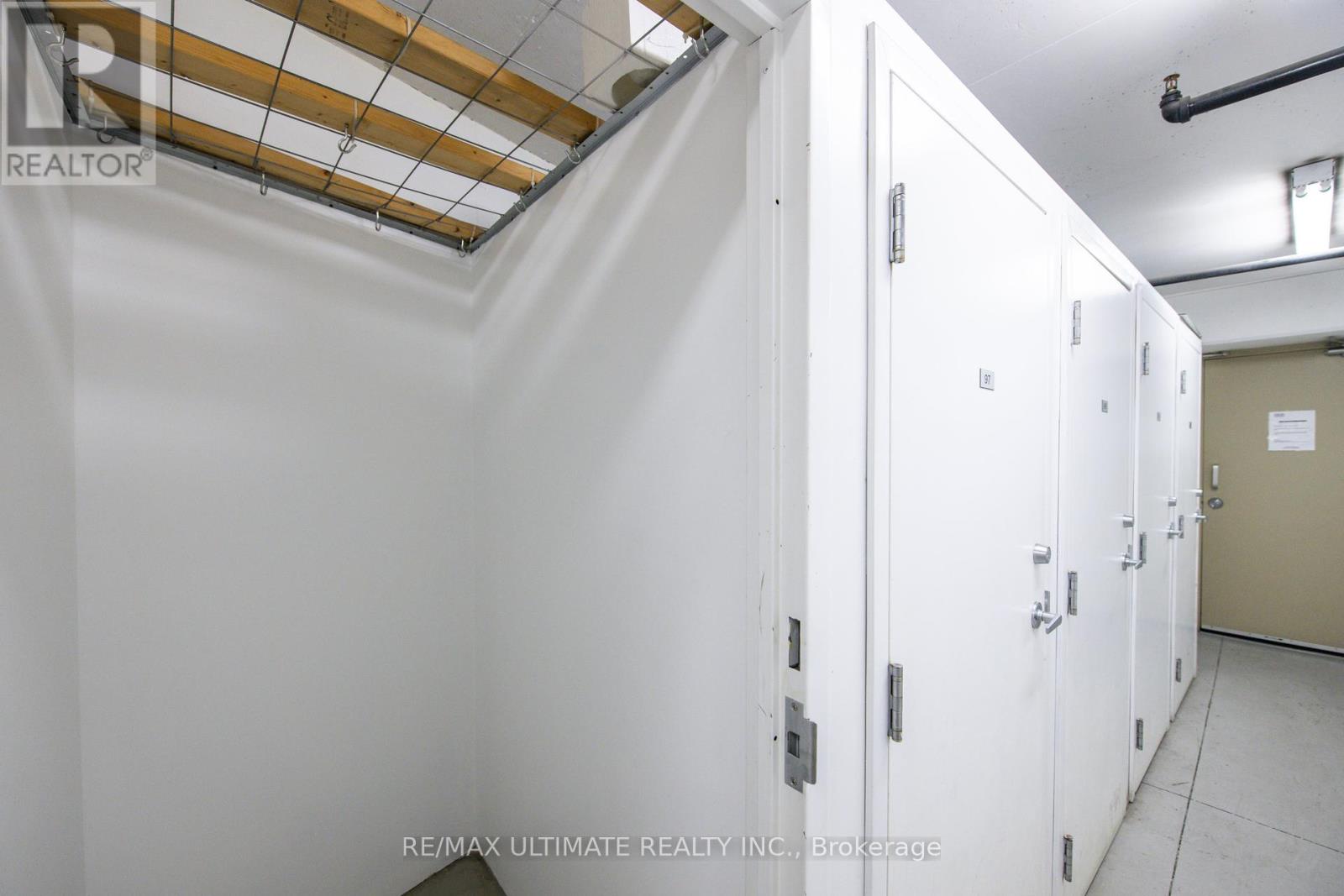 2305 - 218 Queens Quay W, Toronto, Ontario  M5J 2Y6 - Photo 17 - C12457756