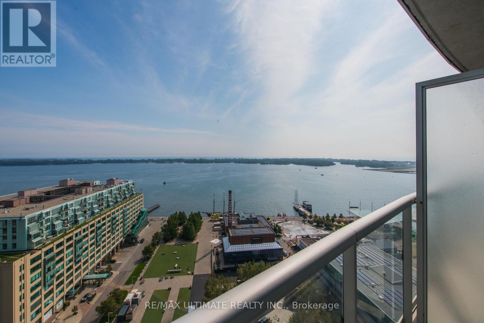 2305 - 218 Queens Quay W, Toronto, Ontario  M5J 2Y6 - Photo 2 - C12457756