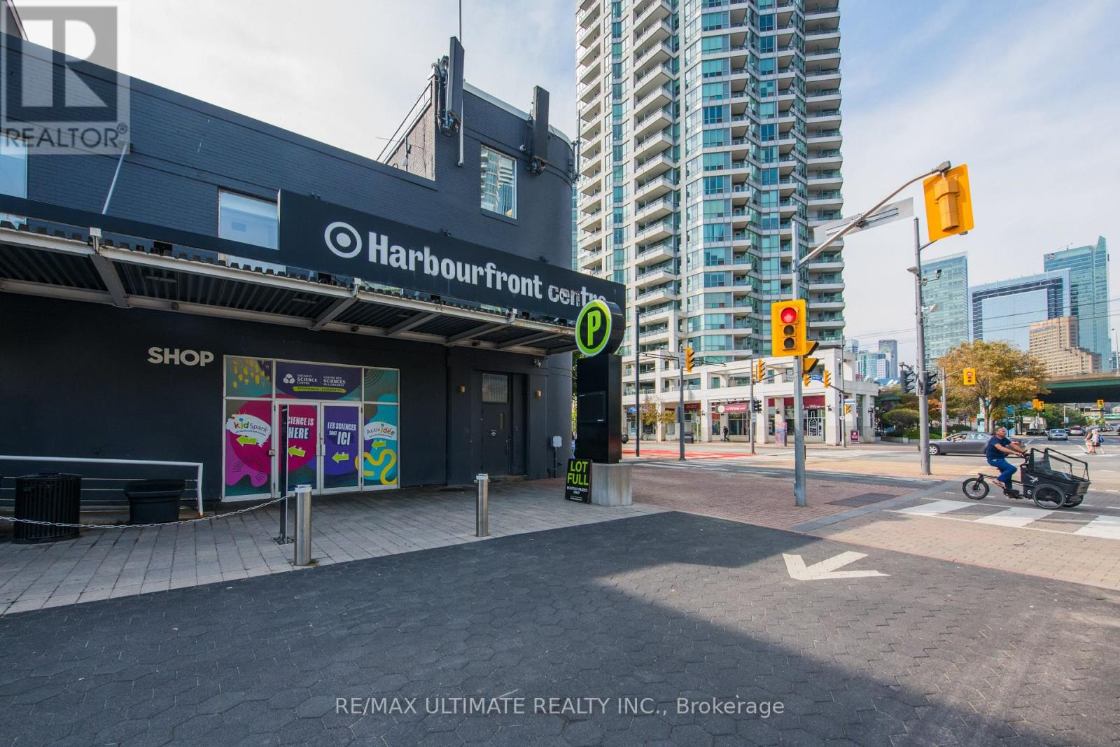 2305 - 218 Queens Quay W, Toronto, Ontario  M5J 2Y6 - Photo 28 - C12457756