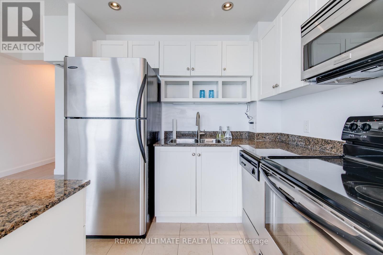 2305 - 218 Queens Quay W, Toronto, Ontario  M5J 2Y6 - Photo 5 - C12457756