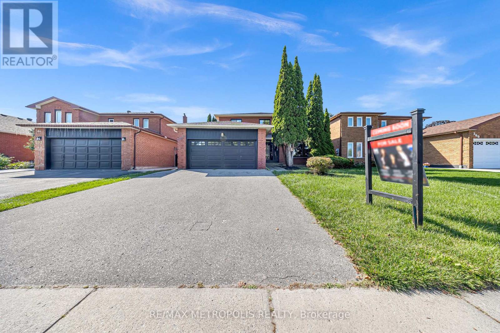 296 THORNTON ROAD N, Oshawa, Ontario
