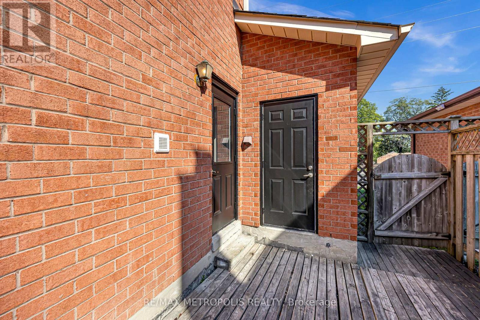 296 Thornton Road N, Oshawa, Ontario  L1J 6T7 - Photo 3 - E12457775