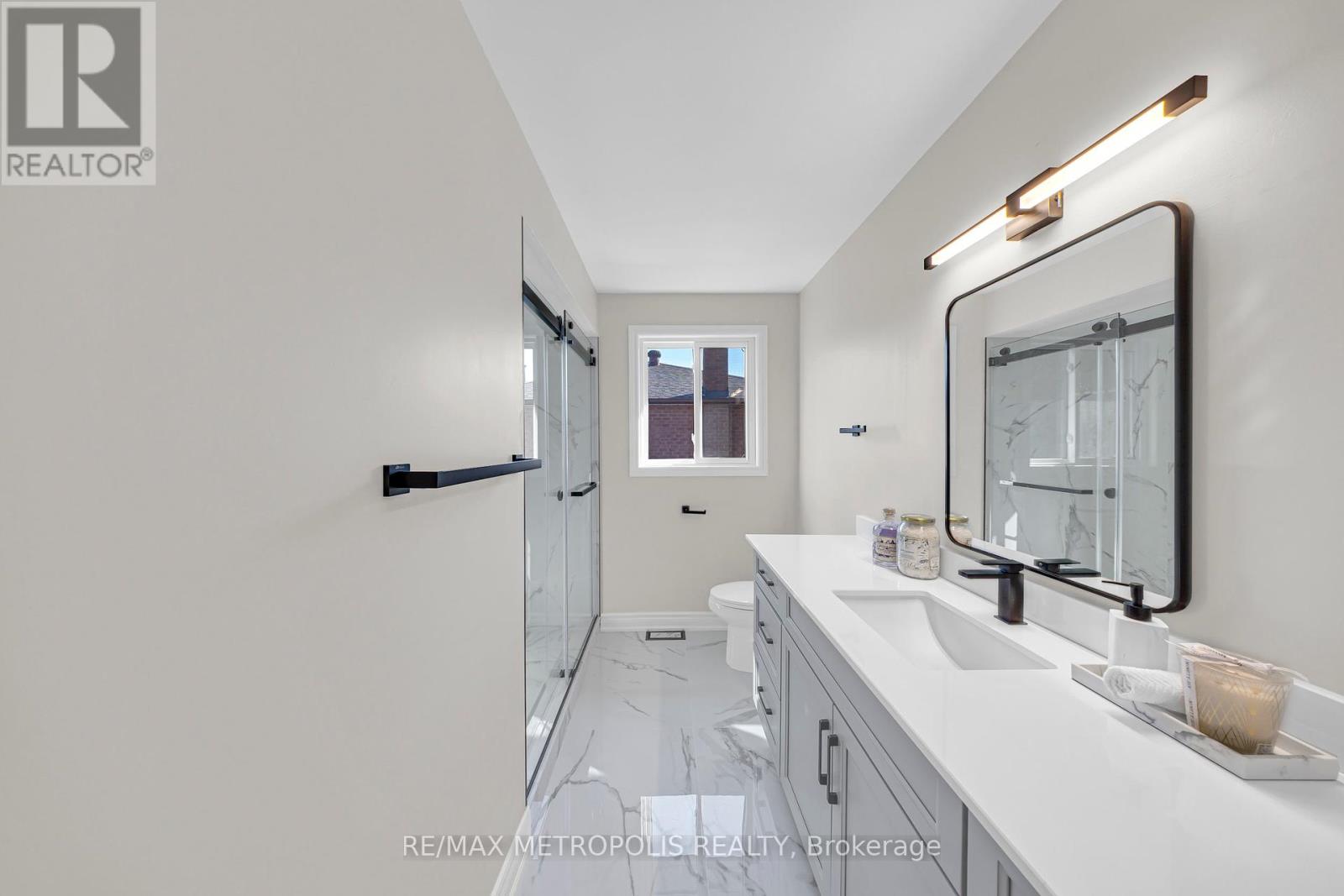 296 Thornton Road N, Oshawa, Ontario  L1J 6T7 - Photo 32 - E12457775