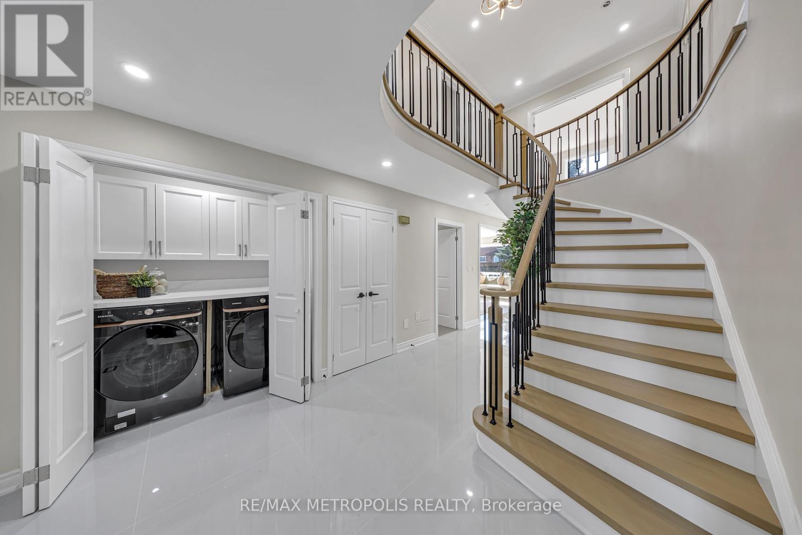 296 Thornton Road N, Oshawa, Ontario  L1J 6T7 - Photo 7 - E12457775