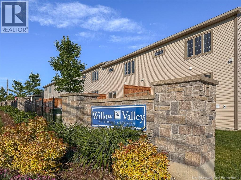 18 Huntingdon Circle, Fredericton, New Brunswick  E3B 0L9 - Photo 2 - NB121128