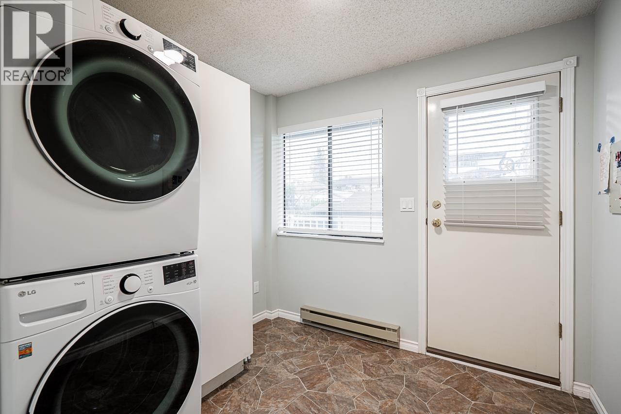 8074-8076 19th Avenue, Burnaby, British Columbia  V3N 1G3 - Photo 12 - R3057582