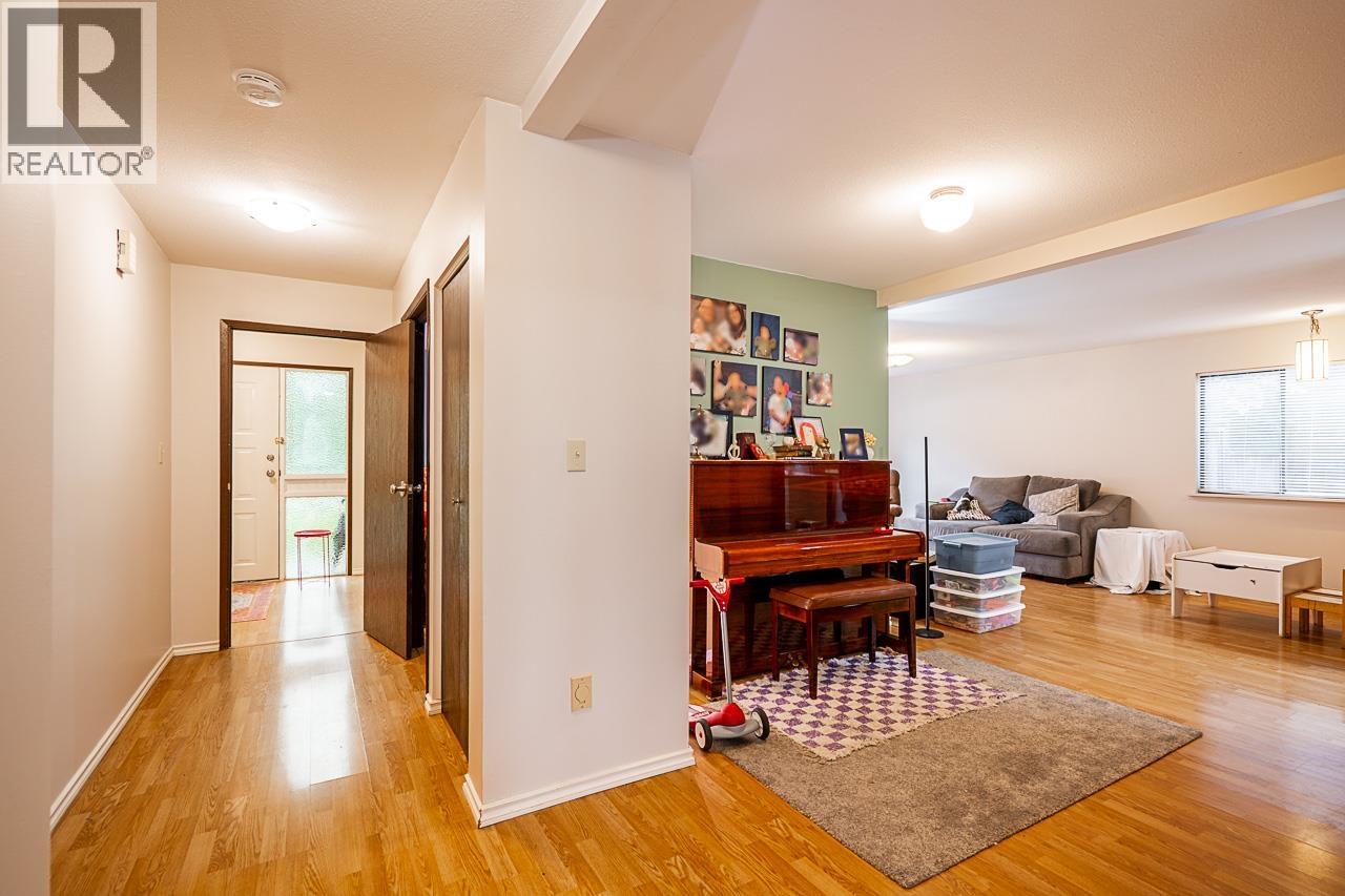 8074-8076 19th Avenue, Burnaby, British Columbia  V3N 1G3 - Photo 25 - R3057582