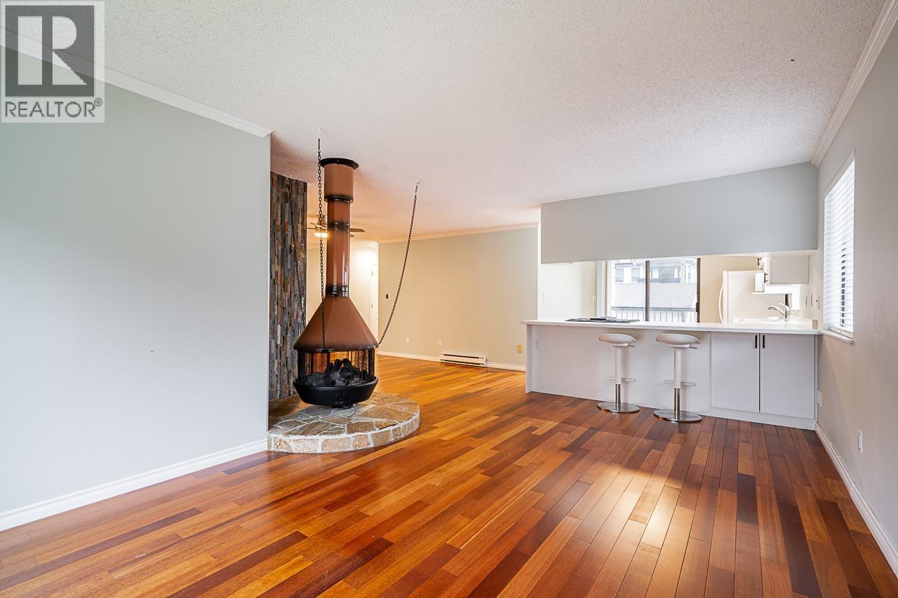 8074-8076 19th Avenue, Burnaby, British Columbia  V3N 1G3 - Photo 4 - R3057582