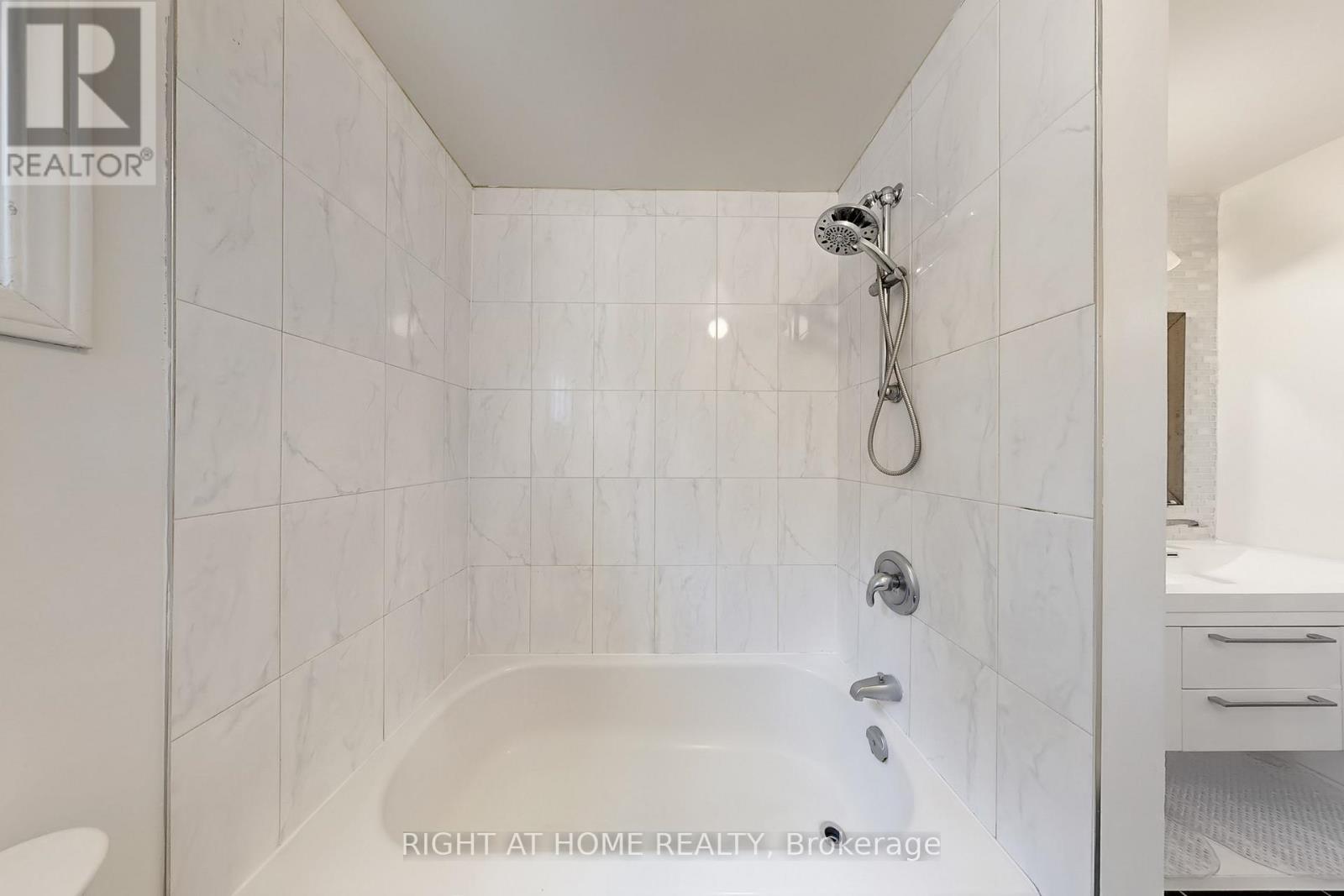 52 Breckonwood Crescent, Markham, Ontario  L3T 5E8 - Photo 31 - N12457520