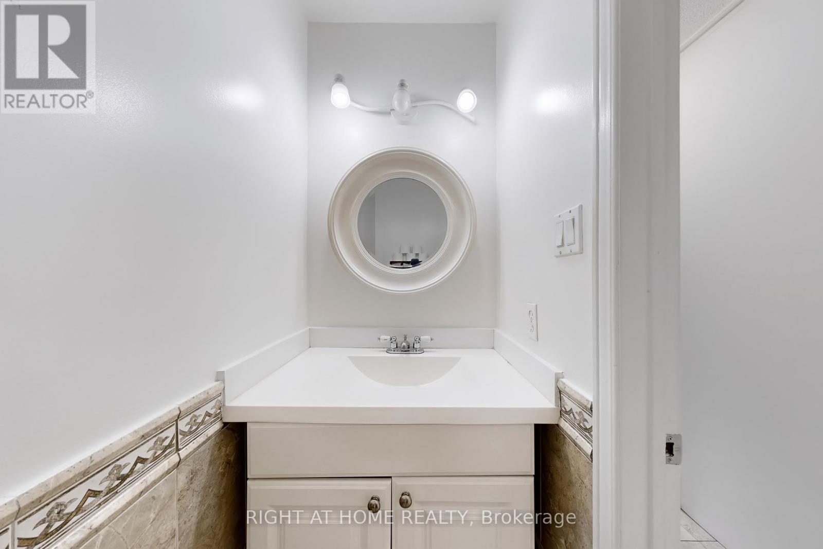 52 Breckonwood Crescent, Markham, Ontario  L3T 5E8 - Photo 22 - N12457520