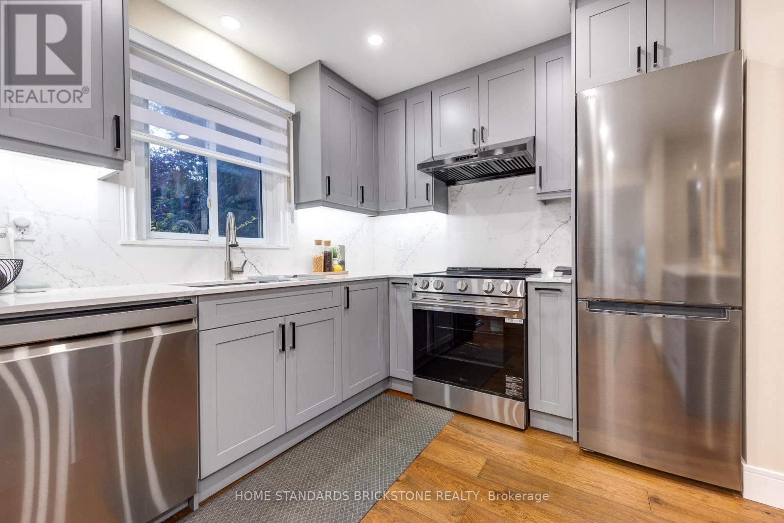 45 Spring Gate Boulevard, Vaughan, Ontario  L4J 3C9 - Photo 11 - N12457781