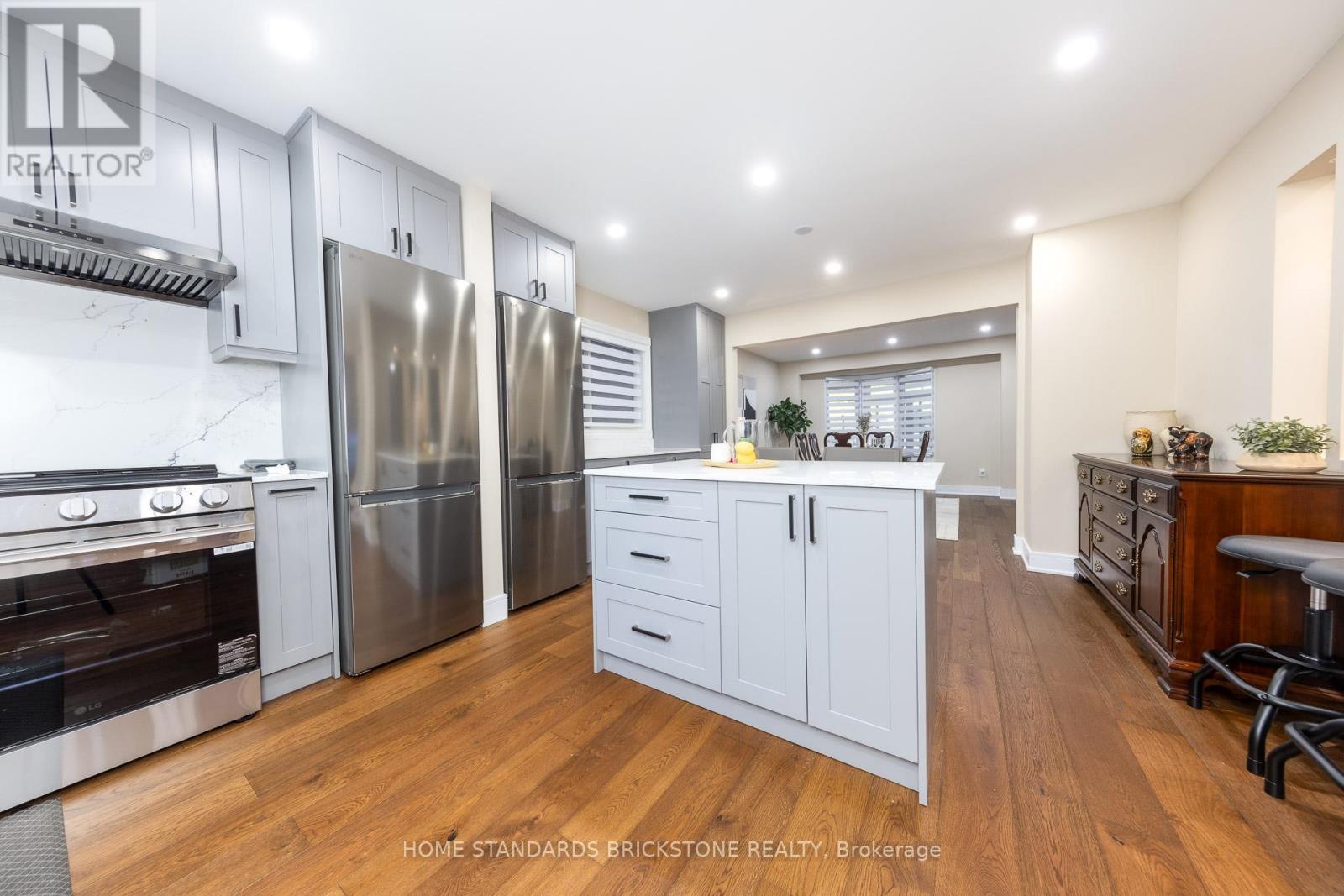 45 Spring Gate Boulevard, Vaughan, Ontario  L4J 3C9 - Photo 12 - N12457781