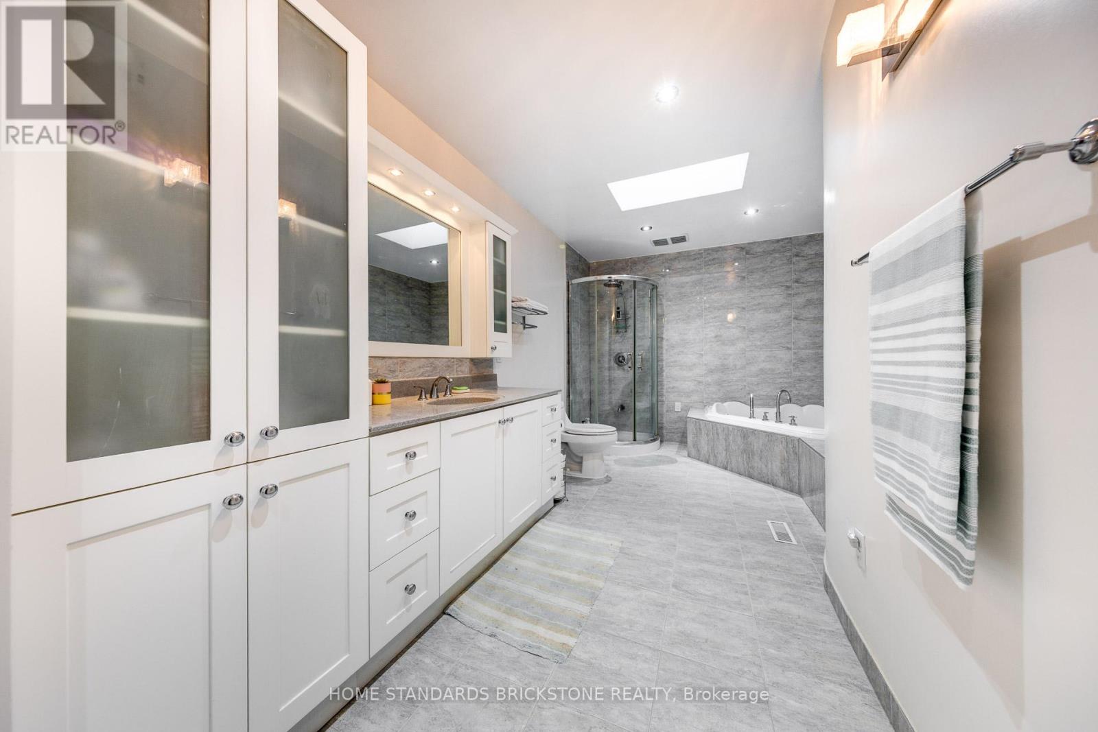 45 Spring Gate Boulevard, Vaughan, Ontario  L4J 3C9 - Photo 28 - N12457781