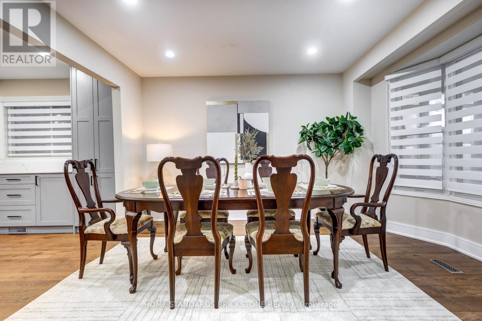45 Spring Gate Boulevard, Vaughan, Ontario  L4J 3C9 - Photo 5 - N12457781