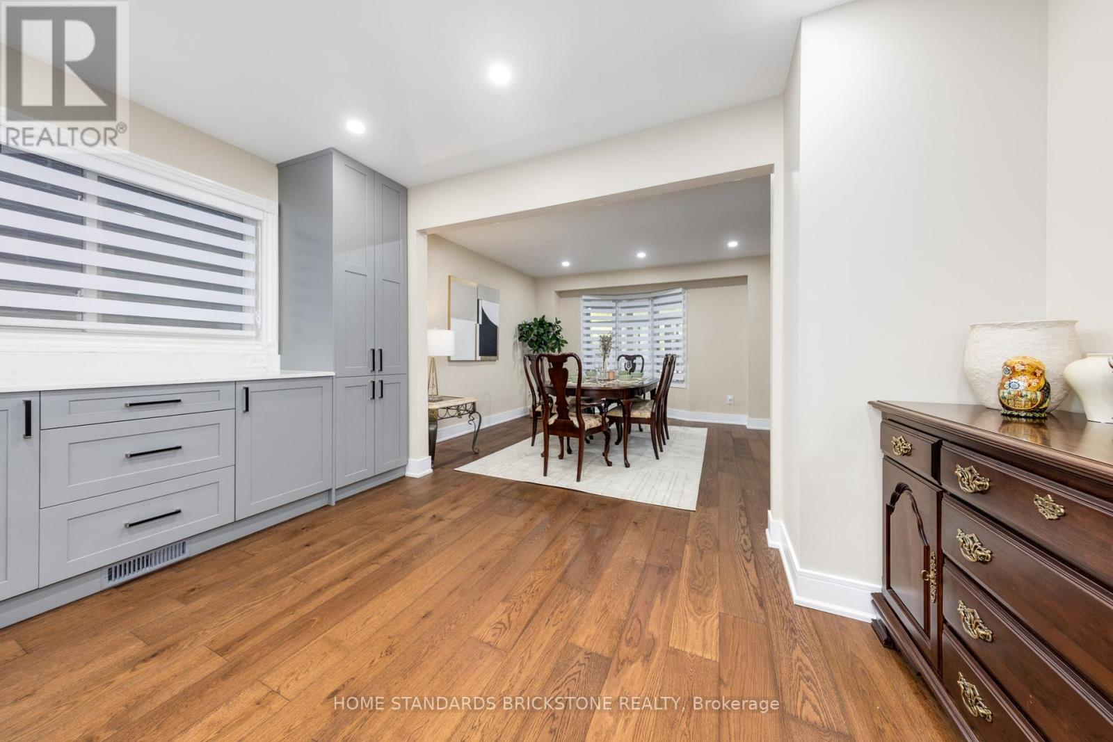 45 Spring Gate Boulevard, Vaughan, Ontario  L4J 3C9 - Photo 9 - N12457781