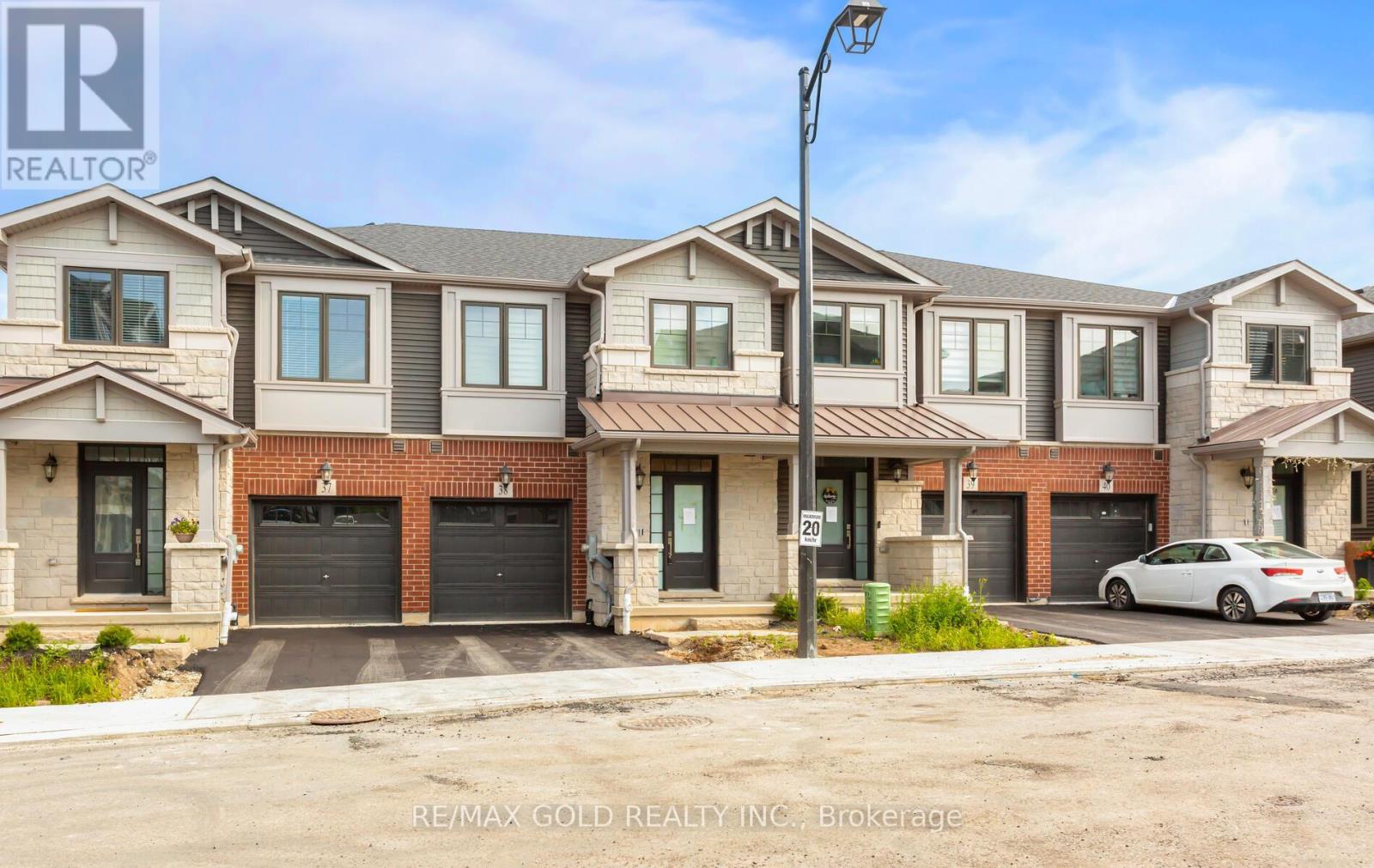 Property at 38 - 10 BIRMINGHAM DRIVE image 2