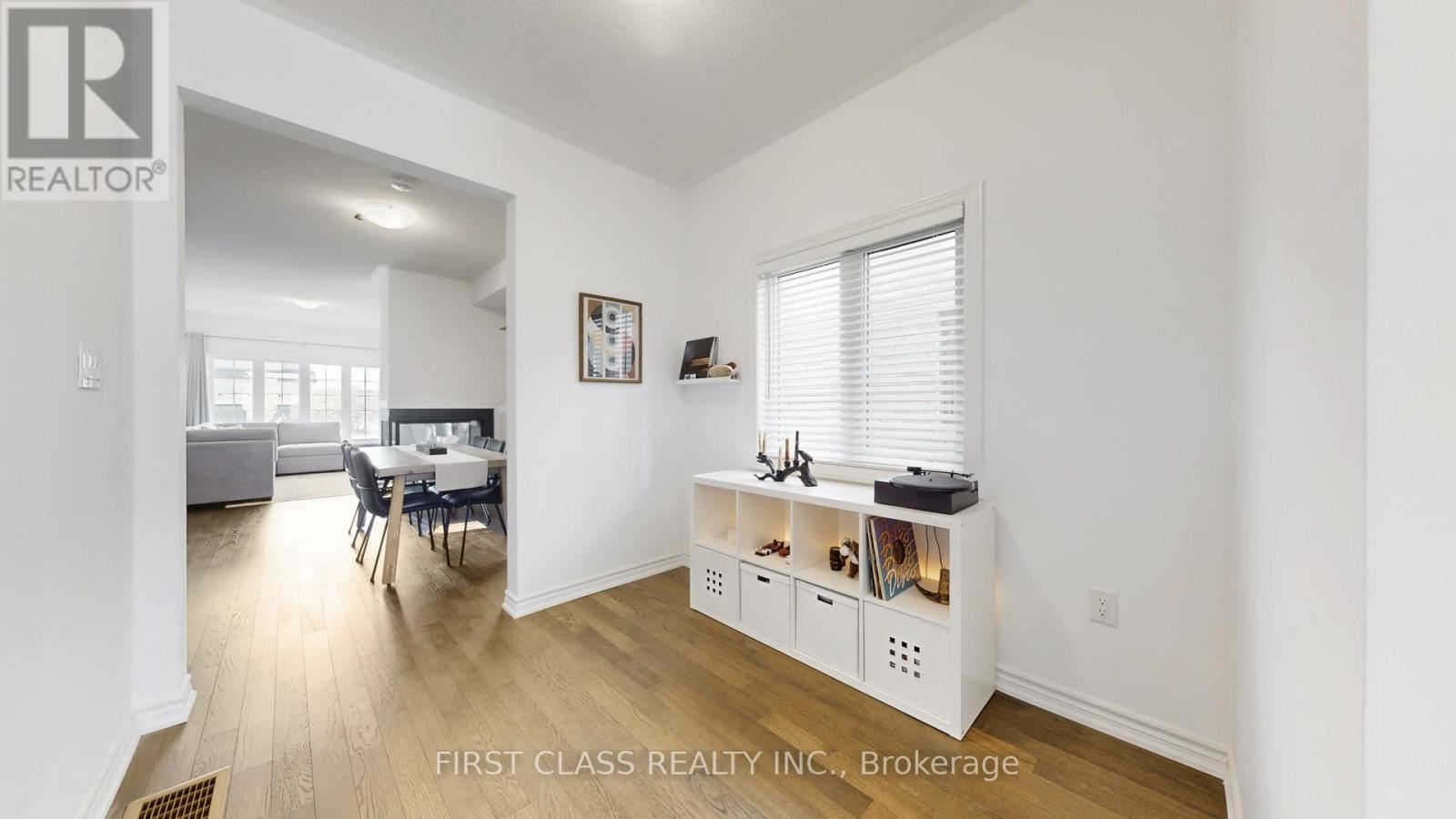 5 Harvest Crescent, Barrie, Ontario  L9J 0T3 - Photo 6 - S12457740