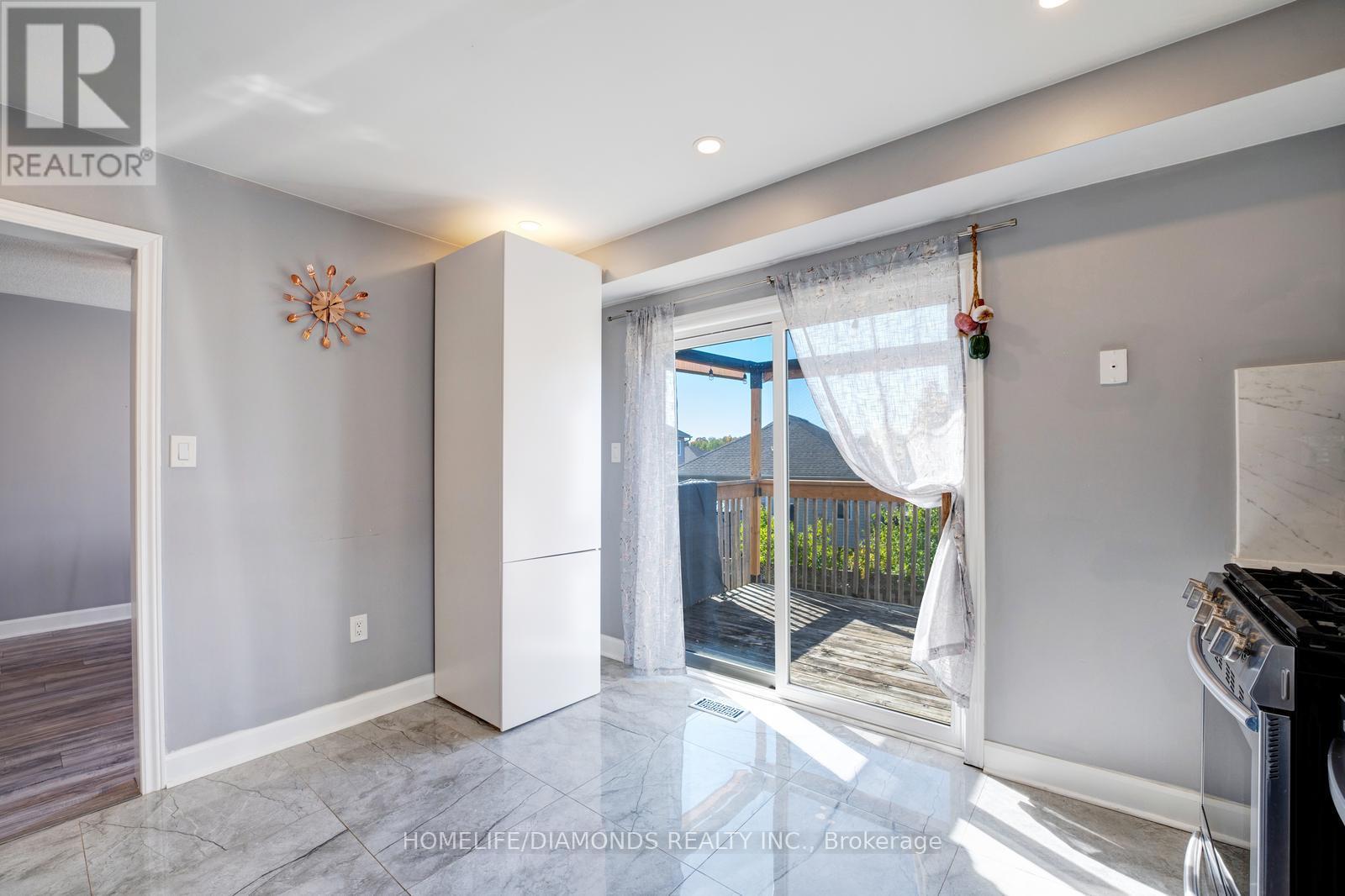 68 Heritage Court, Barrie, Ontario  L4N 0E3 - Photo 17 - S12457746