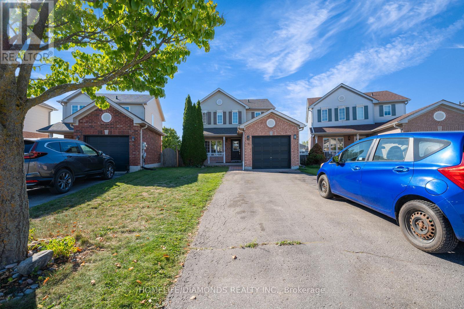 68 Heritage Court, Barrie, Ontario  L4N 0E3 - Photo 2 - S12457746